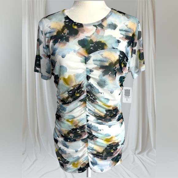 🎉🛍️ SALE 🎉🛍️ Torrid Stretch Mesh Short Sleeve Floral Print Crew Neck Ruched Top - Picture 1 of 6